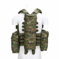 Tactical Weste mit vielen Taschen woodland digital